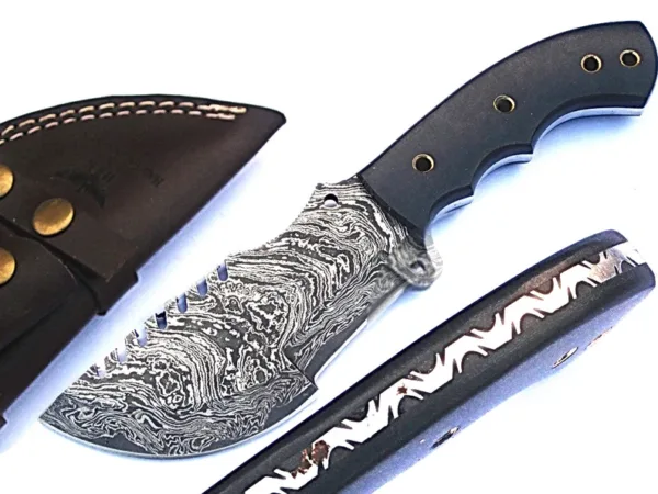 Damascus knife / Tracker / Hand Made / Custom / Forged Damascus / Black Micarta handle/ Survival Tool / Bushcraft / Fiel