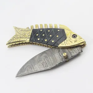 Handmade Fish-Style Damascus Steel Folding Knife Perfect for Skinning, Hunting, Outdoor Camping, and Groomsmen Gift